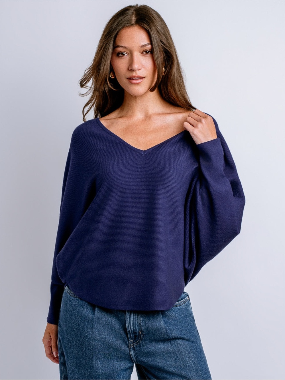Cyrus V-Neck Knit Sweater in Navy Blue Size Small Like New